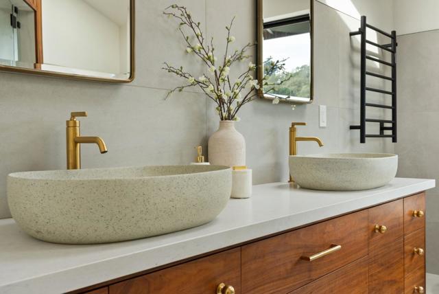 3240 N Main Street, Soquel CA: https://media.crmls.org/mediaz/0ba84563-e784-4c5b-b4ae-bd0c6f3ad18f.jpg