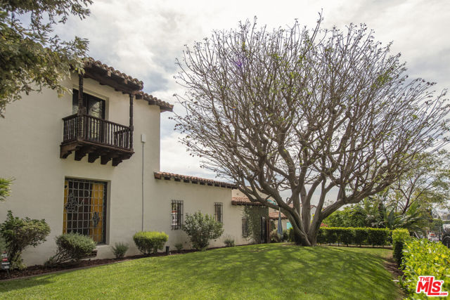 Image 43 of 44 For 5470 Los Feliz Boulevard