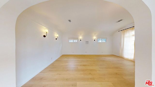 2032 W 80th Street, Los Angeles CA: https://media.crmls.org/mediaz/0ba8c028-047e-43dc-b5f1-ce965d31316a.jpg