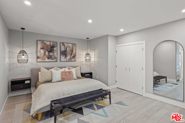 7337 5th Avenue, Los Angeles CA: https://media.crmls.org/mediaz/0baa38fc-e23d-437c-9829-02fc271525c6.jpg