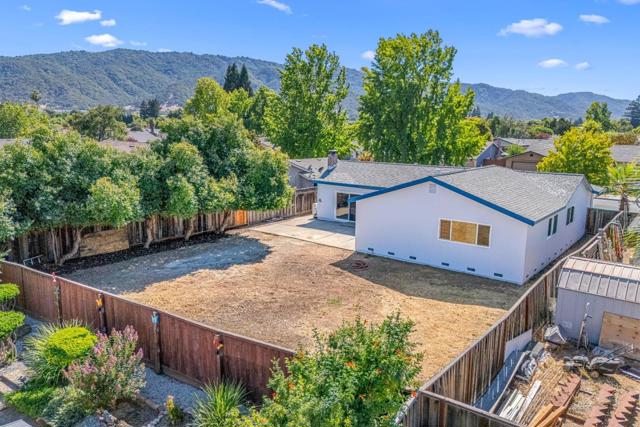 7630 El Roble Court, Gilroy CA: https://media.crmls.org/mediaz/0baa7d1d-f10f-4526-babf-3cdbbf18928c.jpg