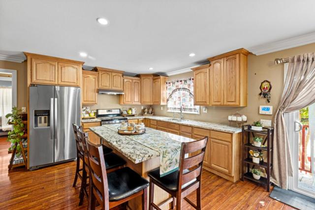 436 N Mercy Springs, Los Banos CA: https://media.crmls.org/mediaz/0baa9261-799b-4292-8592-51f46b0c29e4.jpg