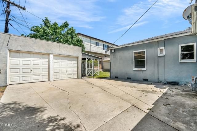 4419 4419 1/2 Corliss Street, Los Angeles CA: https://media.crmls.org/mediaz/0baaacb6-7ede-465b-a9fa-5ac2808aa27b.jpg