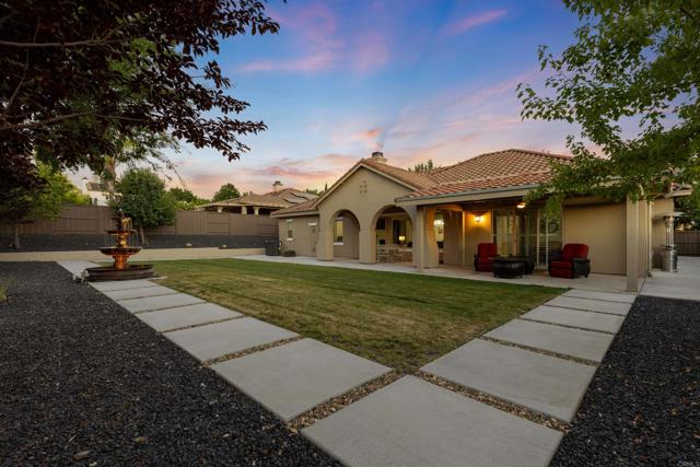 Image 33 of 38 For 104 Estrella Court