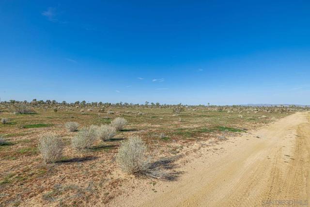 0 Marrakesh AVE, Phelan CA: https://media.crmls.org/mediaz/0bab4ee8-9598-428c-a47d-8182b9805035.jpg