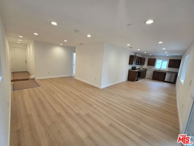 14756 Lemay Street, Van Nuys CA: https://media.crmls.org/mediaz/0bac29e9-b48a-4057-abab-41aded48c0d5.jpg