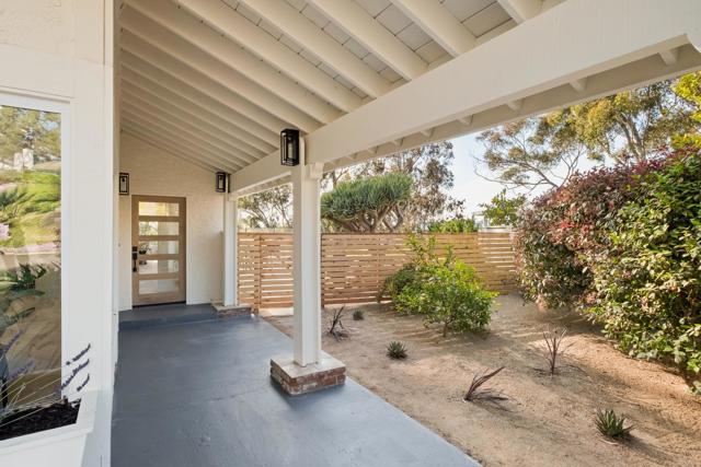 417 Santa Victoria, Solana Beach CA: https://media.crmls.org/mediaz/0bad118a-75ff-4068-bc53-cd9afd48d05e.jpg