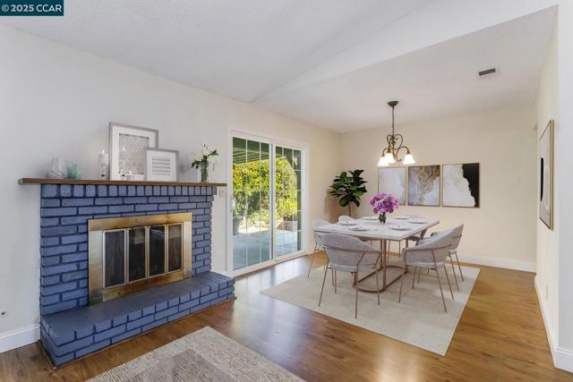 1769 Redwood Rd, Hercules CA: https://media.crmls.org/mediaz/0bad282d-9f89-437f-b900-b2e41095f409.jpg