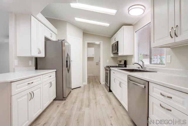 1010 E Bobier, Vista CA: https://media.crmls.org/mediaz/0bad6007-16e5-4e89-9234-129a7d890974.jpg