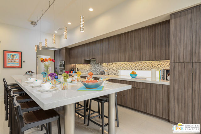 669 Wilson Lane, Palm Springs CA: https://media.crmls.org/mediaz/0bad6210-b8bb-463c-81e0-525bb832783c.jpg