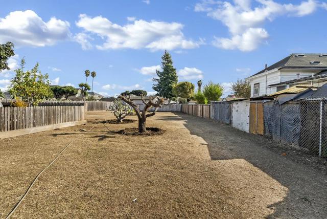 119 Ford Street, Watsonville CA: https://media.crmls.org/mediaz/0bae7f19-7d53-4e0c-86fb-d3b2b6b1b54d.jpg