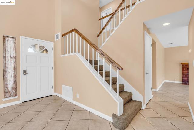 4820 RIDGEVIEW DRIVE, Antioch CA: https://media.crmls.org/mediaz/0bae97fc-b5d4-4eff-b8cc-80efeecad0bf.jpg
