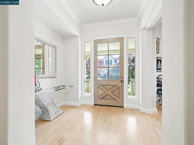 135 Diablo Ranch Ct, Danville CA: https://media.crmls.org/mediaz/0baf8174-bb7f-4cd0-83e8-01a0d93d71f7.jpg