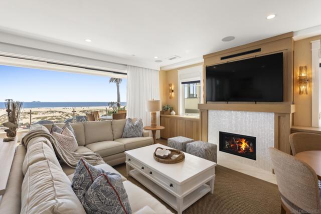 1059 Ocean Blvd, Coronado CA: https://media.crmls.org/mediaz/0baf8239-82c0-468a-b815-67893f586faa.jpg