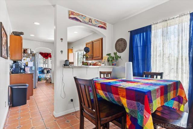2832 34 K St, San Diego CA: https://media.crmls.org/mediaz/0bb04d9b-2f76-446f-b991-2364da0ea815.jpg