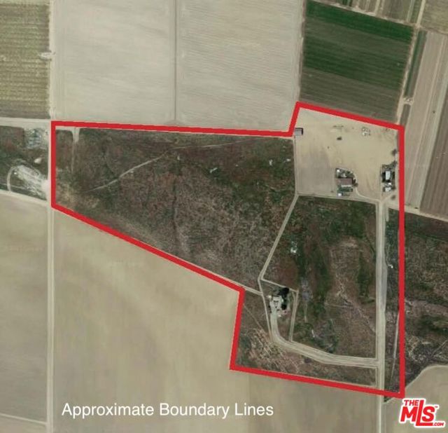 166 Russell Ranch Highway, New Cuyama CA: https://media.crmls.org/mediaz/0bb09f35-8425-4c58-a6e5-b9553986b158.jpg