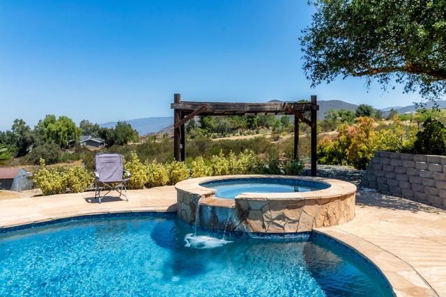 18822 Possum Pass, Valley Center CA: https://media.crmls.org/mediaz/0bb14891-2e2f-4f77-b929-2d51479ac836.jpg