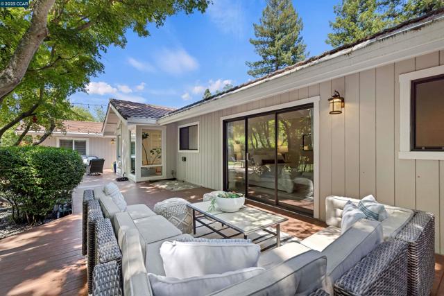 5104 Alhambra Valley Rd, Martinez CA: https://media.crmls.org/mediaz/0bb173e1-2c2e-4085-b25f-b13b56c0ce5c.jpg