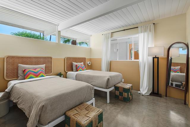 633 S Canon Drive, Palm Springs CA: https://media.crmls.org/mediaz/0bb1b685-cdb4-49b7-8d9f-9298a83cfd7d.jpg