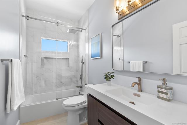 17941 Vista Lomas Dr, Poway CA: https://media.crmls.org/mediaz/0bb31746-ff78-44ef-b106-993d866d621c.jpg