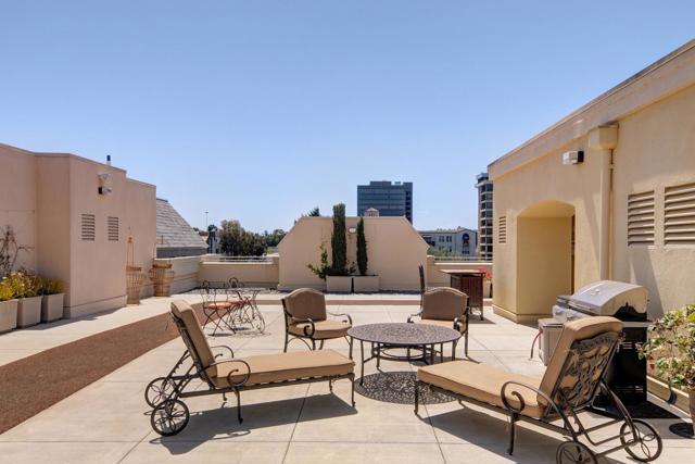 10 Crystal Springs Road, San Mateo CA: https://media.crmls.org/mediaz/0bb3516b-925f-476e-944a-87dc79bde411.jpg