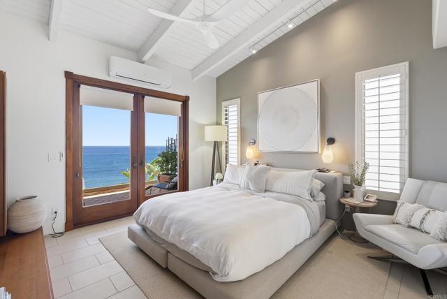 Detail Gallery Image 9 of 31 For 1370 Neptune Ave, Encinitas,  CA 92024 - 4 Beds | 4/1 Baths