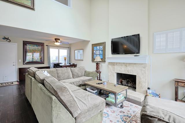 Detail Gallery Image 6 of 36 For 1415 1st St, Coronado,  CA 92118 - 2 Beds | 3 Baths