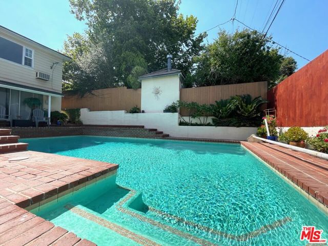 3230 Kelton Avenue, Los Angeles CA: https://media.crmls.org/mediaz/0bb4f399-3721-4a31-91c5-d1b076a923df.jpg