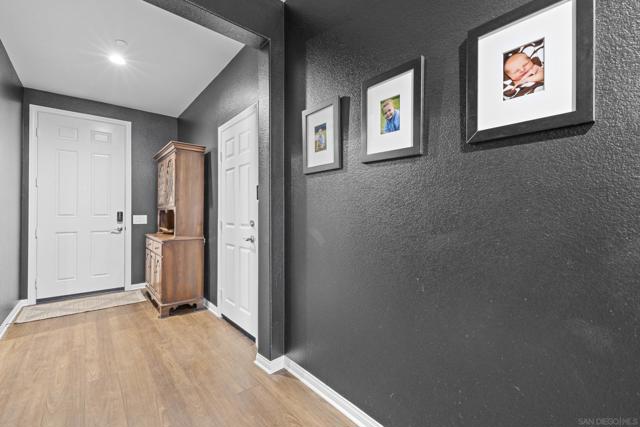 28382 Hopscotch dr,  CA: https://media.crmls.org/mediaz/0bb59c65-0f56-4990-8b8d-0d88b0169dec.jpg