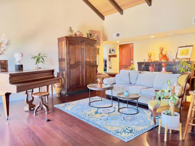 1561 Valdez Circle, Salinas CA: https://media.crmls.org/mediaz/0bb5b87e-32b4-4d71-815f-af3cf03f9438.jpg