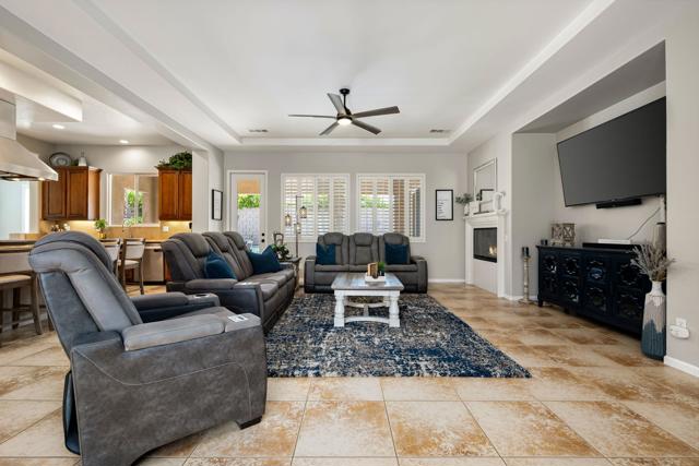 40844 Piazza Del Paradiso, Indio CA: https://media.crmls.org/mediaz/0bb7381c-aa7a-4bb4-ad13-cc521209ce8d.jpg