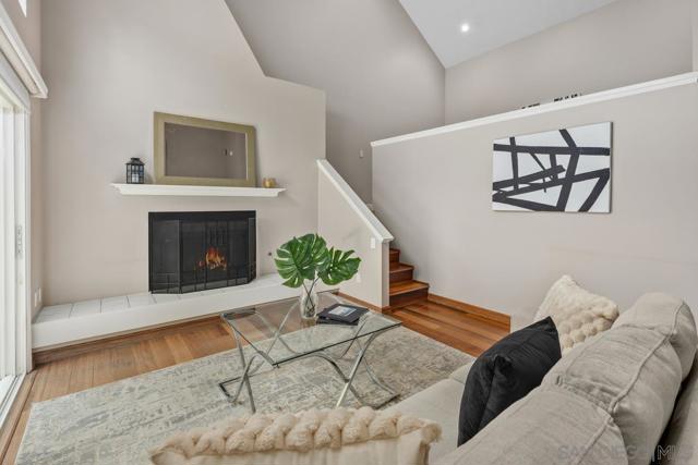 3762 Balboa Terrace Unit B, San Diego CA: https://media.crmls.org/mediaz/0bb79717-4da5-400d-ab0c-03dd2cd0ea86.jpg