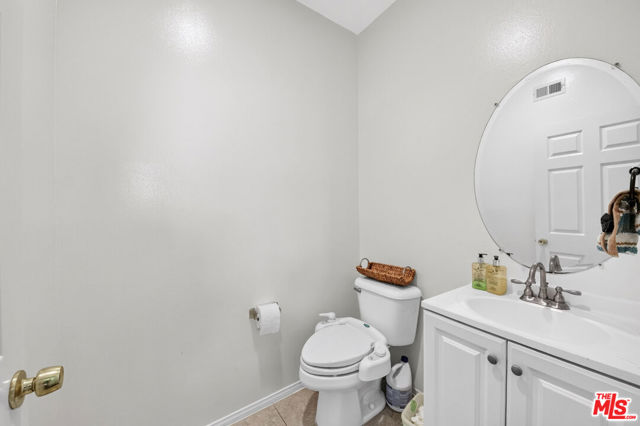 4823 Elmwood Avenue, C photo 11