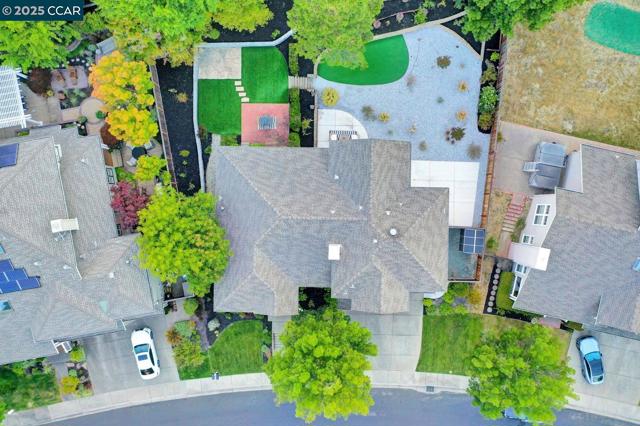 115 Shadewell Dr, Danville CA: https://media.crmls.org/mediaz/0bb8f541-b59f-4d50-925e-d37f08afef19.jpg