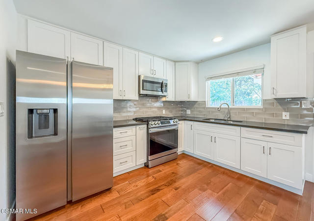 768 Brossard Drive, Thousand Oaks CA: https://media.crmls.org/mediaz/0bb925c4-928e-4e5f-8af7-4b557fee908c.jpg