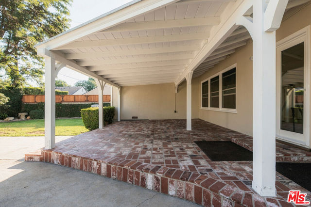 14212 Leadwell Street photo 27