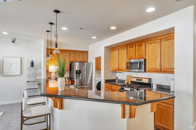4222 Clarinbridge Cir, Dublin CA: https://media.crmls.org/mediaz/0bba42d9-a5c2-42df-8648-41d6182ec23f.jpg
