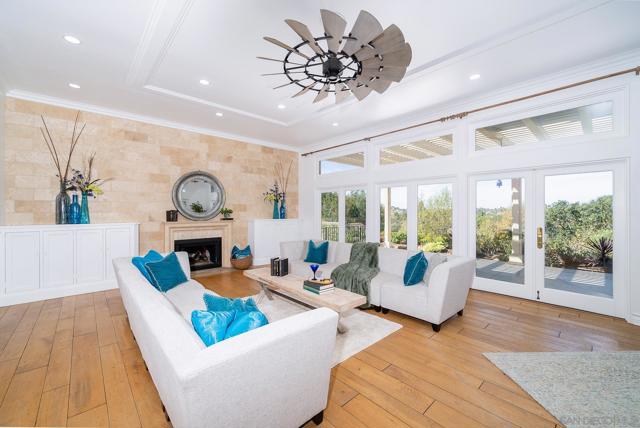 5 Rolling View Lane, Fallbrook CA: https://media.crmls.org/mediaz/0bba4557-2b39-4363-b0d6-6b742482220b.jpg