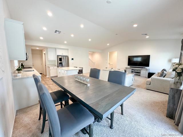 30721 Hawkscrest Drive, Winchester CA: https://media.crmls.org/mediaz/0bba5333-5983-4844-a023-be849737e253.jpg