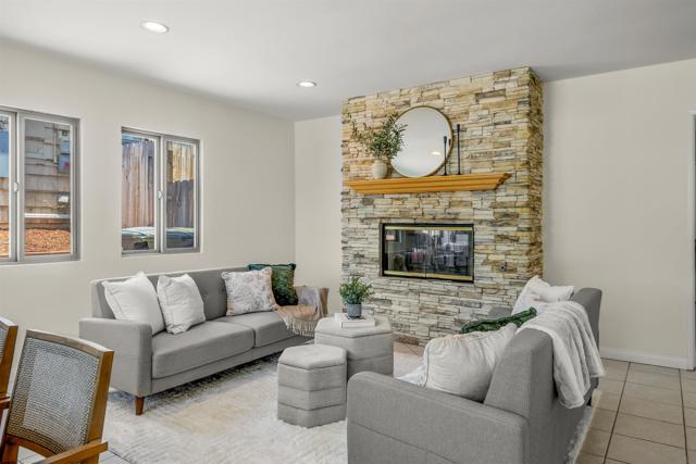 1333 Clove St, El Cajon CA: https://media.crmls.org/mediaz/0bba65f8-4196-42da-8518-5c5943a0a137.jpg