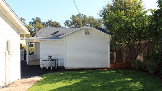1755 1/2 Morada Place, Altadena CA: https://media.crmls.org/mediaz/0bbae826-0ff1-4cb4-9b3c-7faa8f755f17.jpg