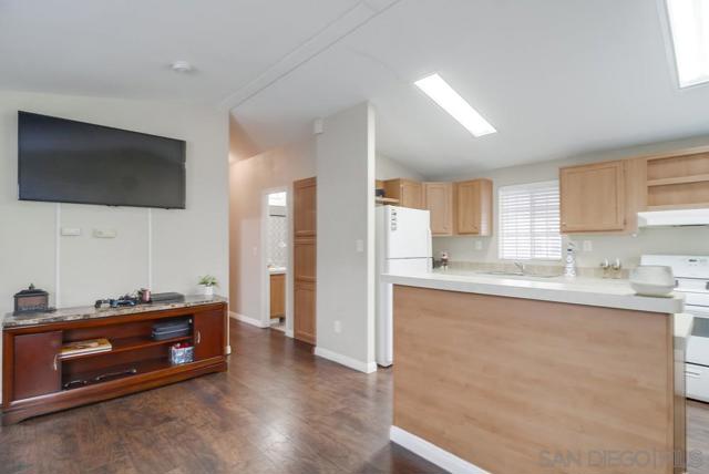 3505 Alpine Blvd, Alpine CA: https://media.crmls.org/mediaz/0bbc2b7a-9acf-49a4-b29a-d3fd6a651efb.jpg