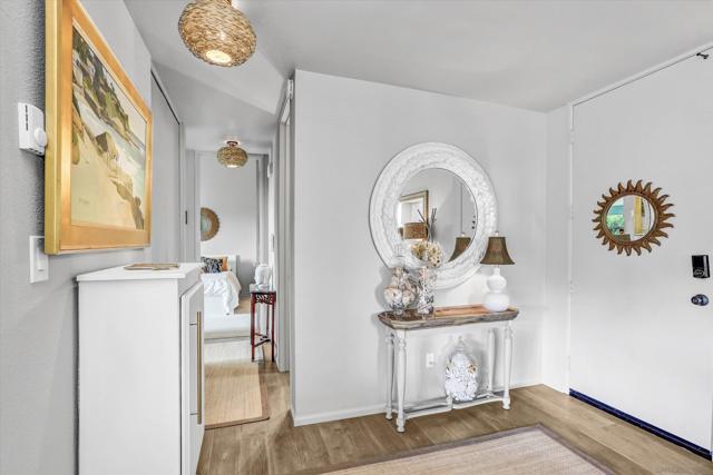 6455 La Jolla Blvd, La Jolla CA: https://media.crmls.org/mediaz/0bbc583b-042e-4849-b735-7c9eac109077.jpg