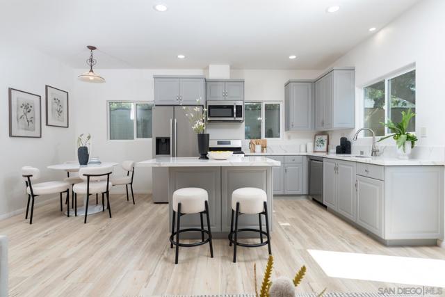 Image 5 of 75 For 12325 Lemoncrest Drive