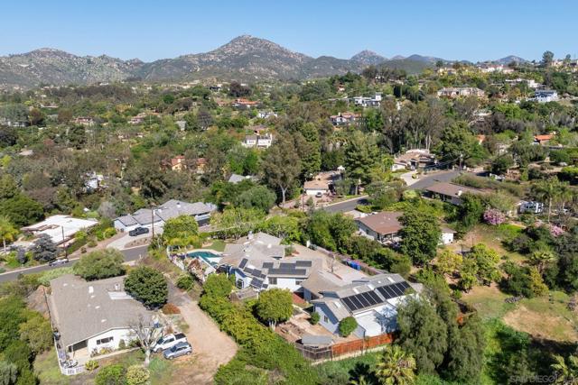 16334 Woodson View Rd, Poway CA: https://media.crmls.org/mediaz/0bbe7817-eb6d-43db-b233-7ef3bfdadd79.jpg