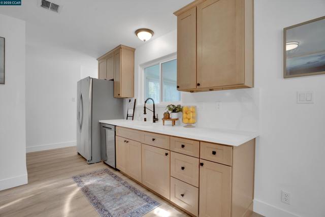 Image 9 of 34 For 4085 Sutro Dr