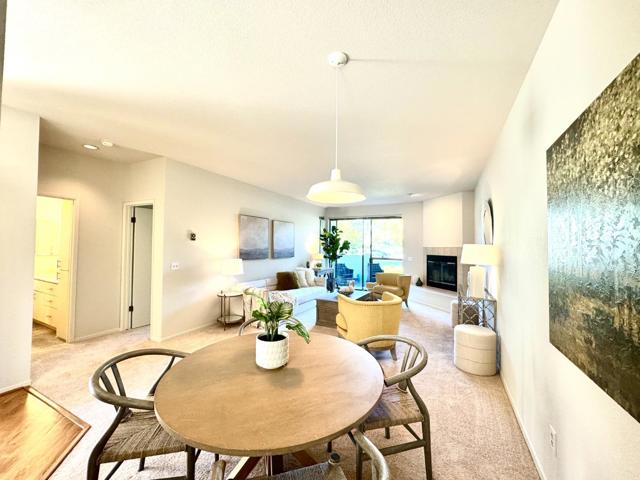 101 Shorebird Circle, Redwood City CA: https://media.crmls.org/mediaz/0bbf8192-e7d4-4b56-b43c-5acfef5592da.jpg