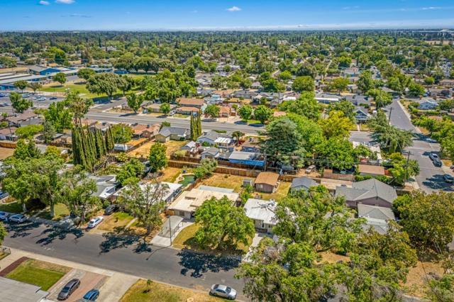 312 Oakshire Avenue, Modesto CA: https://media.crmls.org/mediaz/0bbf9b51-9d7b-43b1-be3e-789cbe37b784.jpg