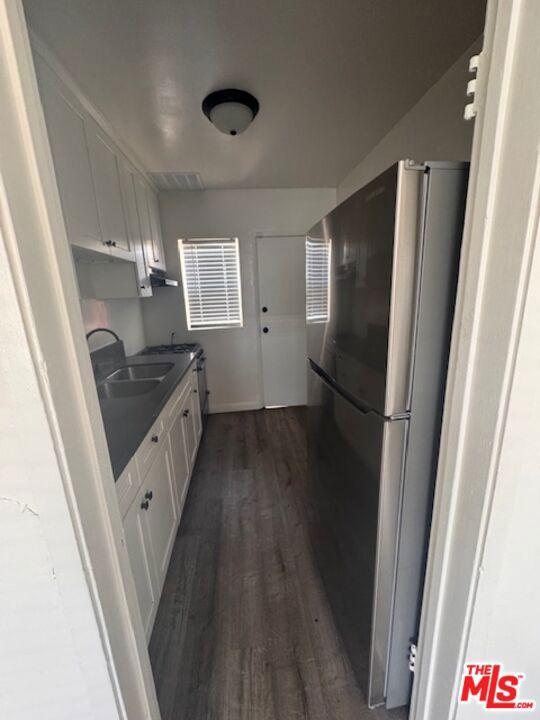 3113 W 36th Street, Los Angeles CA: https://media.crmls.org/mediaz/0bbfff29-2562-4881-b43a-48ed6c2dc66b.jpg