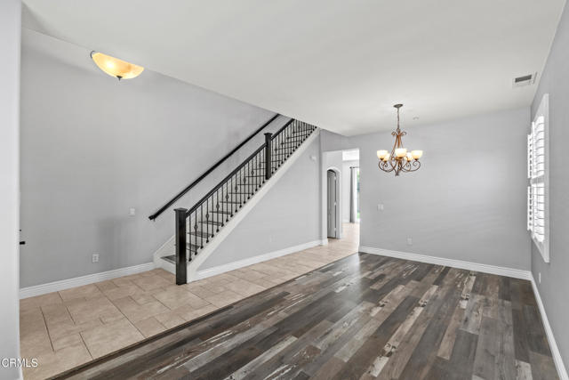 Detail Gallery Image 4 of 37 For 615 Halifax Ln, Oxnard,  CA 93035 - 3 Beds | 2/1 Baths